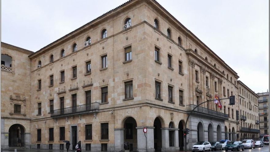 Condenan a nueve años de inhabilitación al alcalde (PP) del municipio salmantino de Villarino por contratar a su hermano