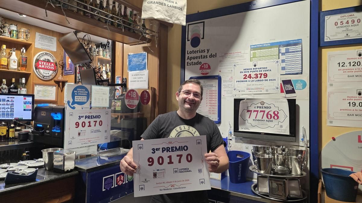 El Bar Moderno de Columbrianos despacha un tercer premio de la Lotería Nacional, agraciado con 15.000 euros