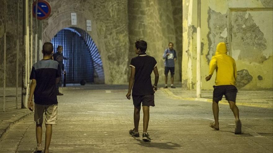 Asturias defiende la protección de los menores migrantes no acompañados frente a las críticas de Vox