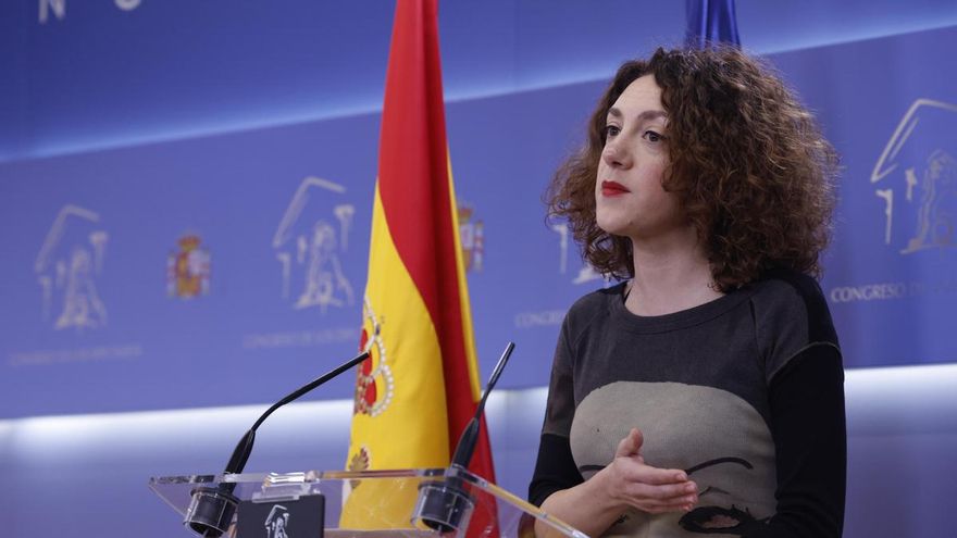La diputada de Sumar Aina Vidal durante la rueda de prensa ofrecida este martes en el Congreso de los Diputados.