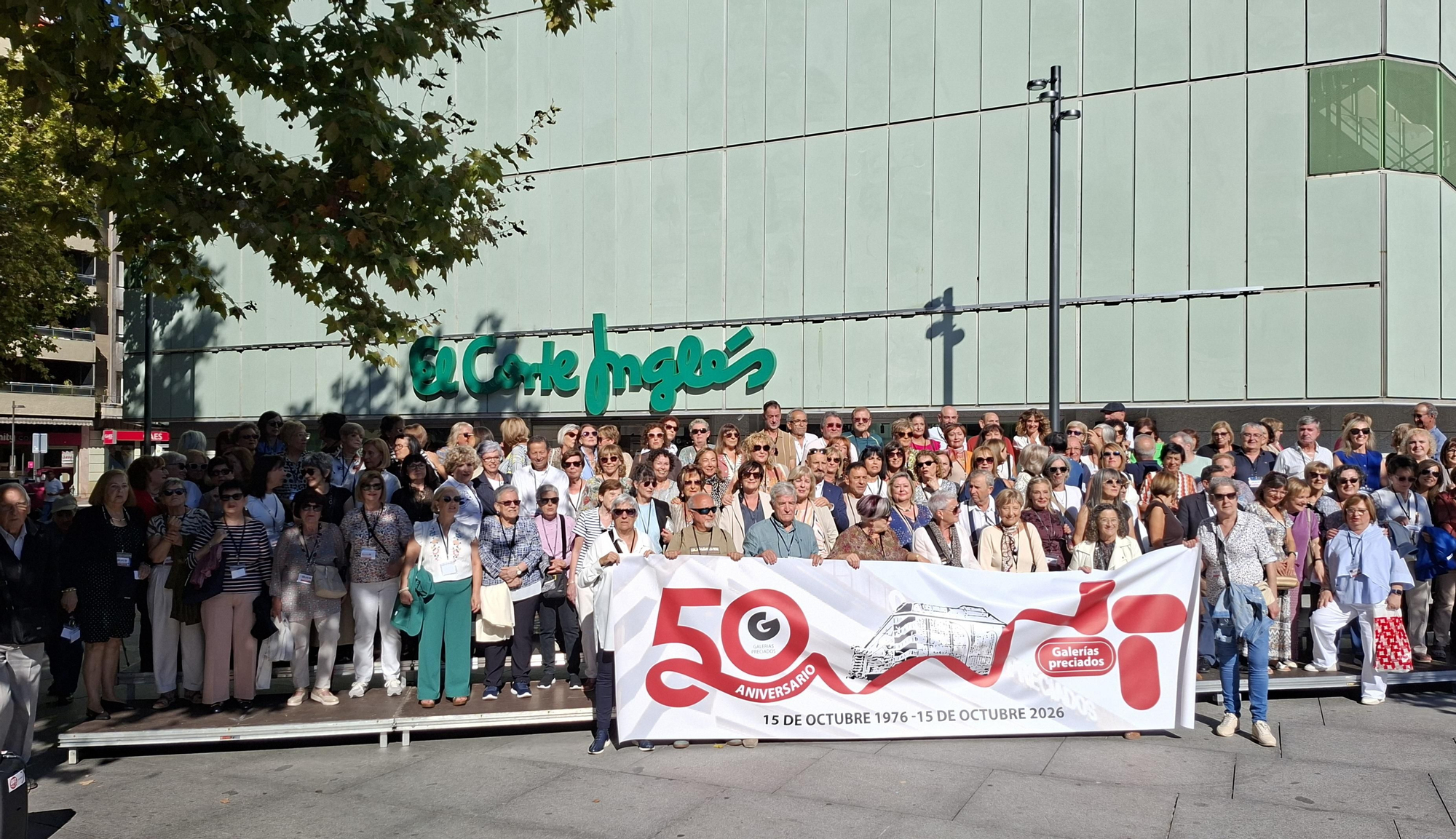 Trabajadoras de Galerías Preciados, en el acto por el quincuagésimo aniversario de la inauguración de los grandes almacenes en Vitoria