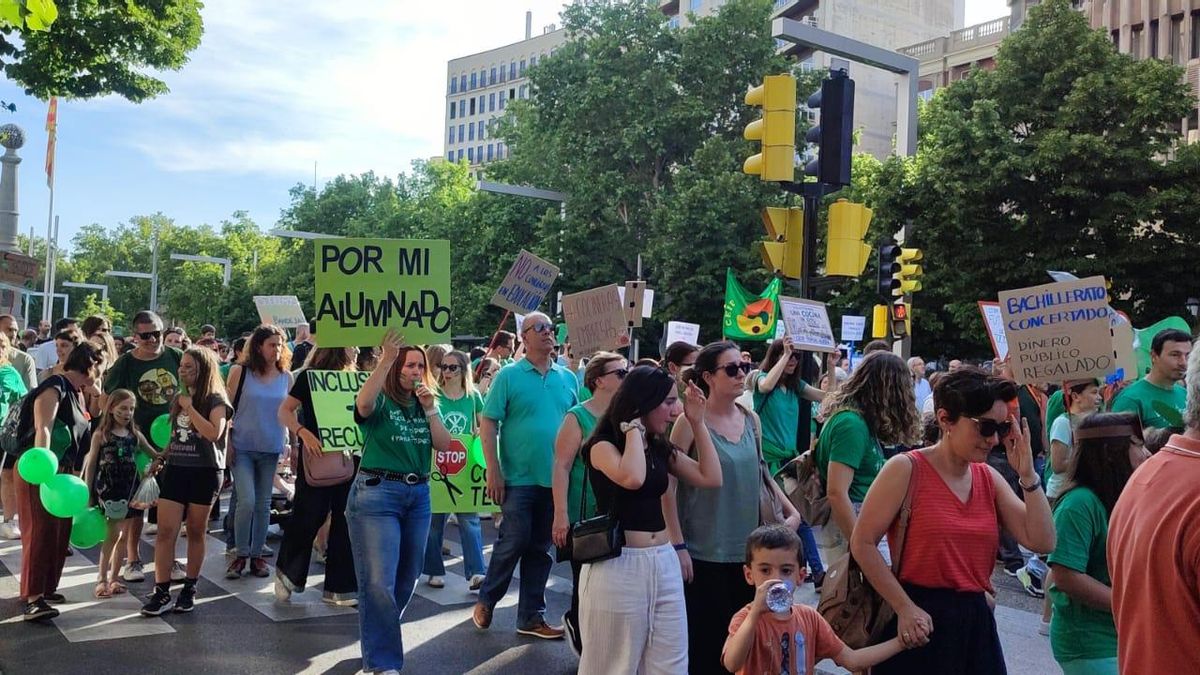 Inicio de la marcha educativa en Zaragoza