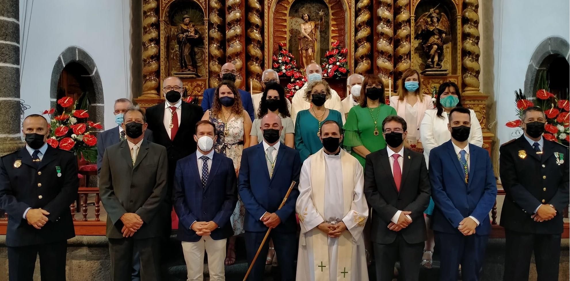 Asistentes al acto religioso.
