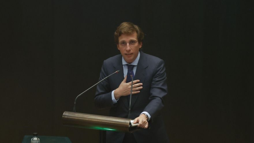 Almeida confiesa que su mano derecha facilitó el contacto en el Ayuntamiento a Luis Medina para ofrecer sus servicios