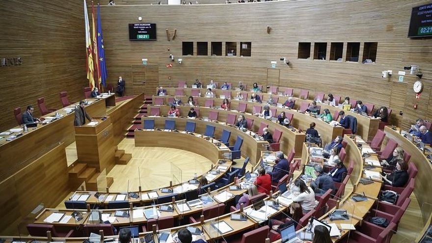 Agujeros en las declaraciones de bienes de los diputados valencianos: sin información de cuentas corrientes en 16 casos
