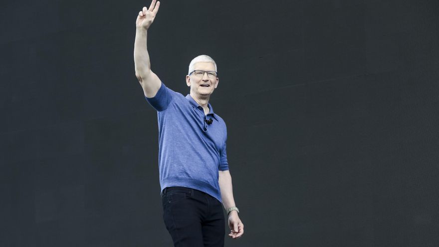 El CEO de Apple, Tim Cook, 'echa un cable' a Nike y gasta 3 millones de dólares en acciones del gigante de las zapatillas