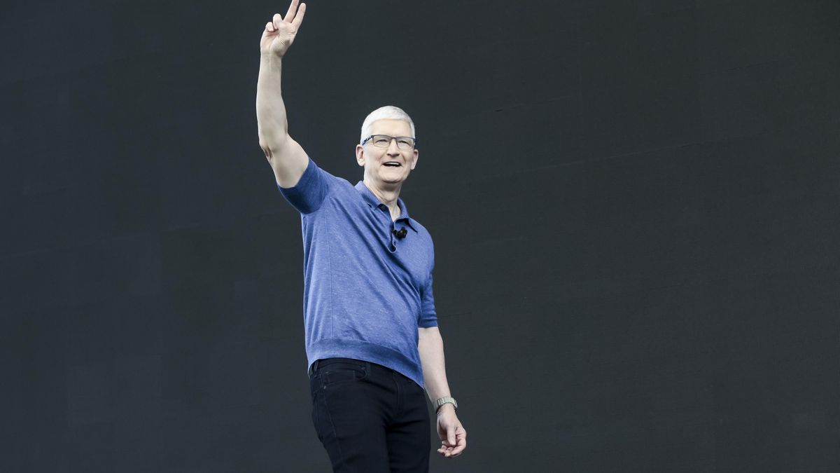 El CEO de Apple, Tim Cook, 'echa un cable' a Nike y gasta 3 millones de dólares en acciones del gigante de las zapatillas