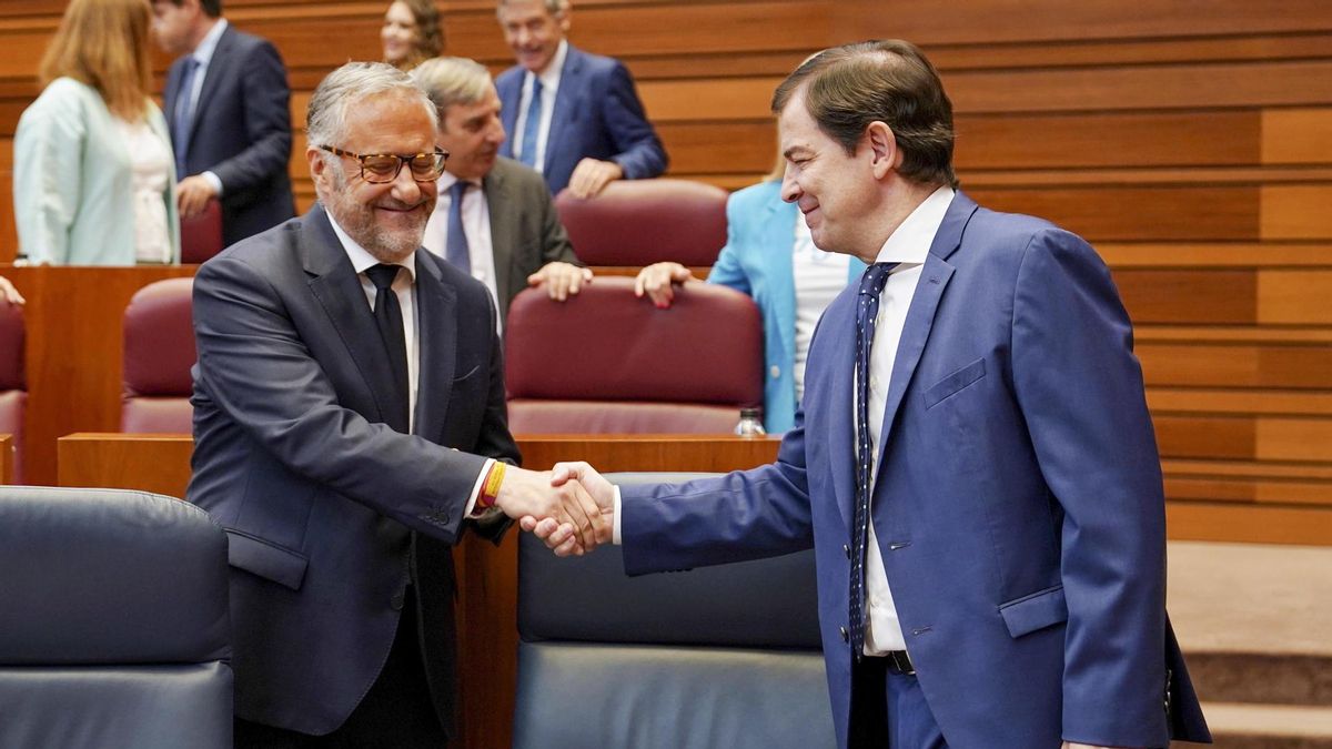 Vox retira tres preguntas críticas con los consejeros del PP horas después de registrarlas en las Cortes de Castilla y León