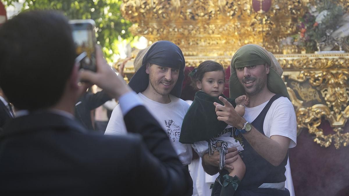 La procesión de la Hermandad de la Cena, en imágenes