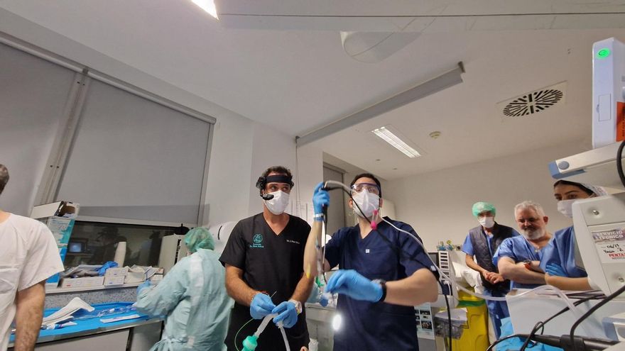 Dos hombres de 65 y 77 años, primeros pacientes en Asturias en probar un método pionero para el cáncer de pulmón