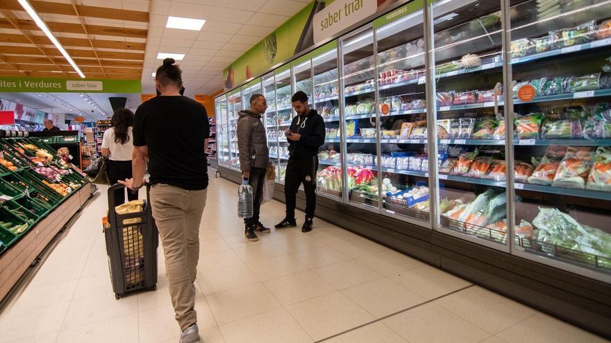 La inflación bajó al 7,3% en octubre por la caída de luz y gas