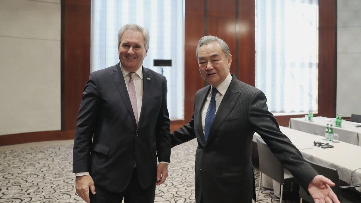 China acusó a EE.UU. de "aplicar una doble vara hipócrita" y le pidió que haga "algo concreto por el desarrollo de Argentina"