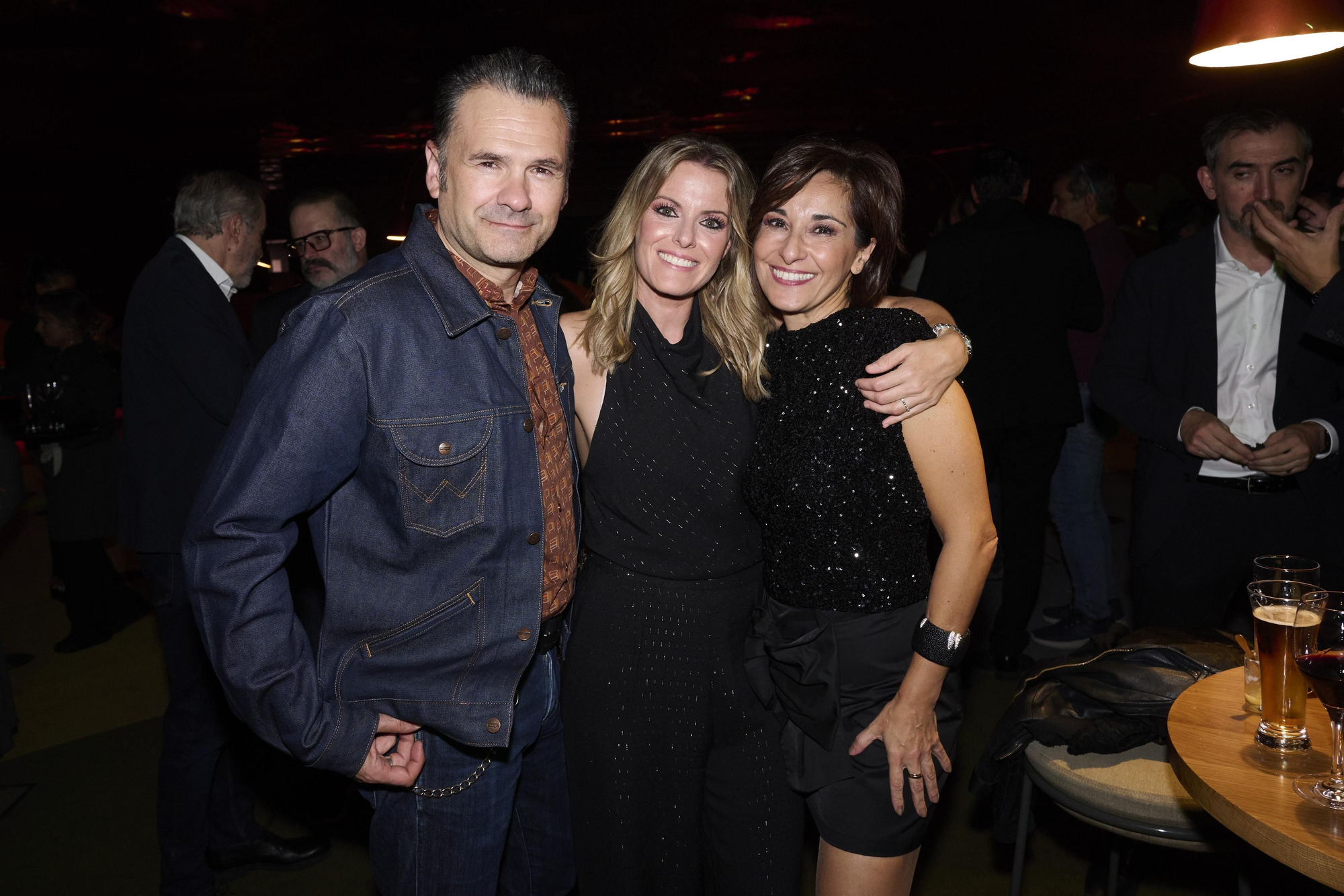 Iñaki López, Andrea Ropero y Adela González en la fiesta 25 aniversario de verTele