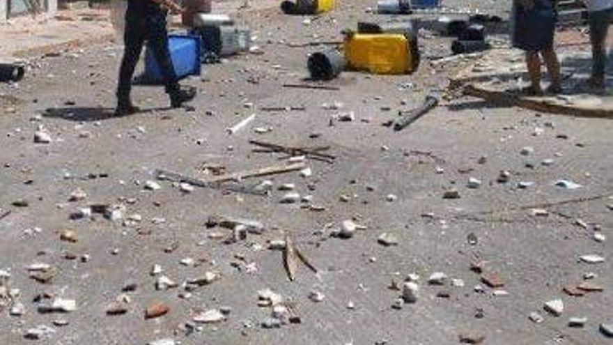 Imagen del interior del CETI tras la protesta de 200 migrantes por miedo al coronavirus ante las condiciones de hacinamiento en las que viven