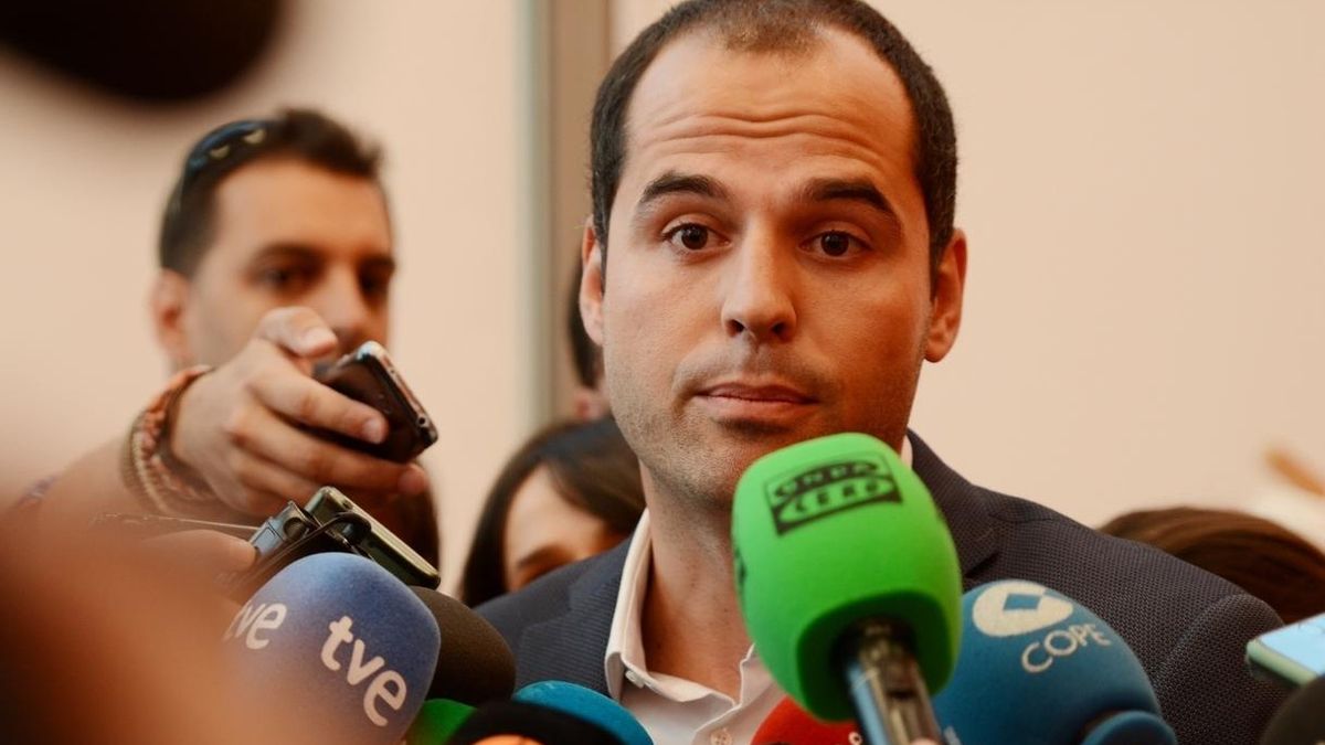 Ciudadanos asegura que será una oposición de control a un Gobierno del PP que es "un mal menor pero necesario"