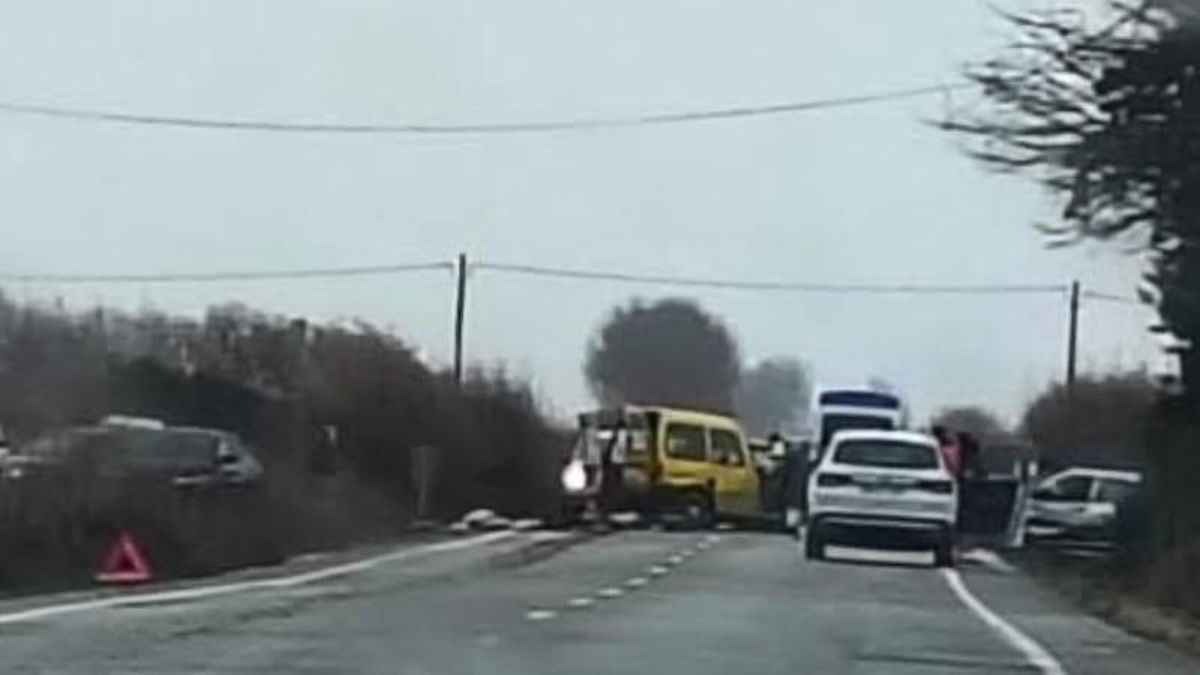 Cinco heridos, dos de ellos graves, en un choque frontal de dos coches en una carretera de la comarca leonesa del Páramo