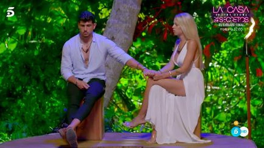 'La isla de las tentaciones 4' sorprendió con la actitud de Darío en su hoguera de confrontación con Sandra