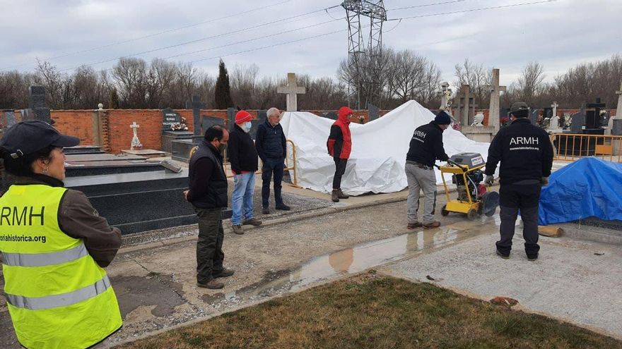 Búsqueda de asesinados en la Guerra Civil en Villadangos.