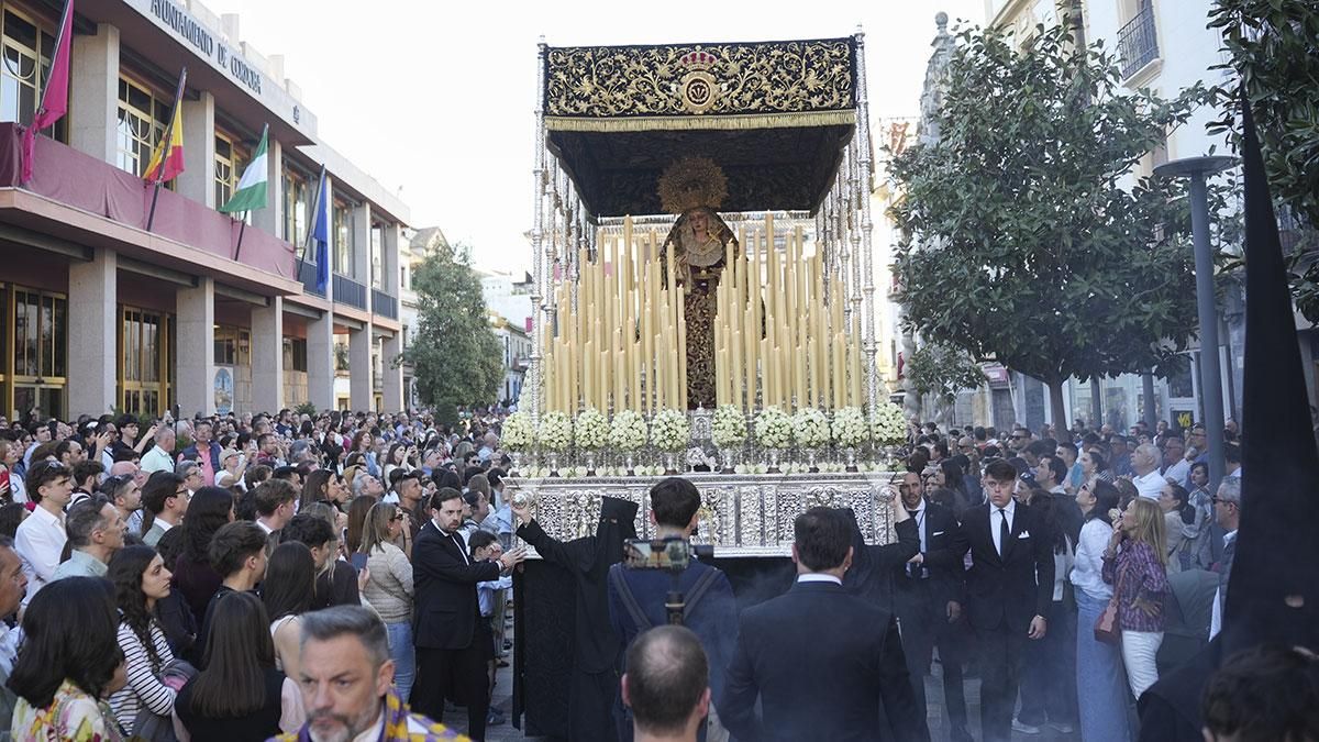 Salida procesional de la Hermandad de la Expiración, en imágenes