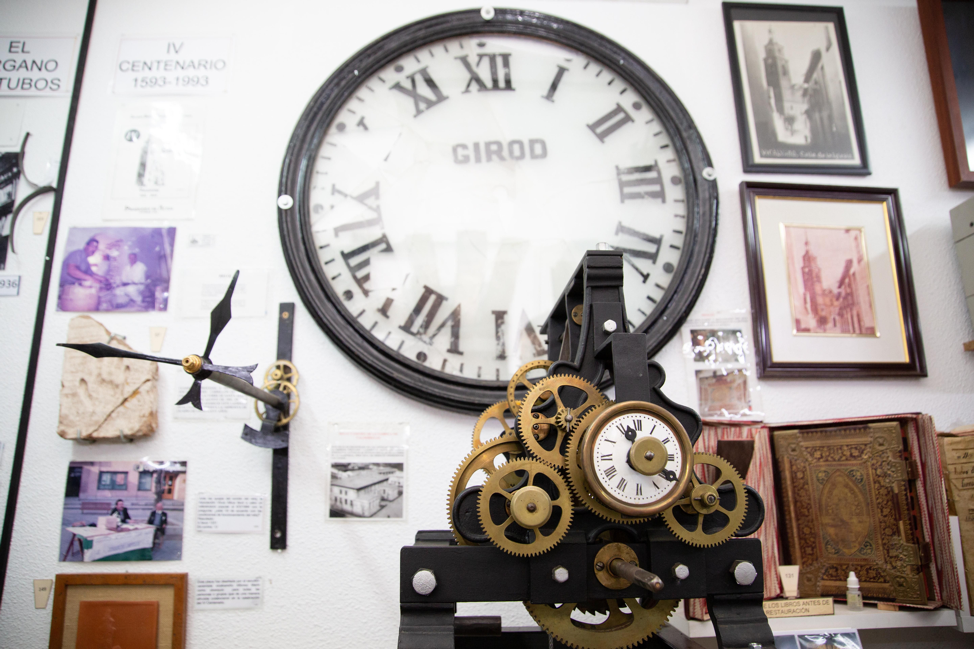 Reloj del antiguo Ayuntamiento de Vicálvaro, demolido en los 70