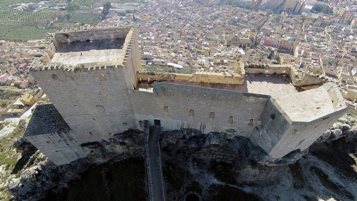 Vista aérea del Castillo de Los Vélez en Mula. AYUNTAMIENTO DE MULA