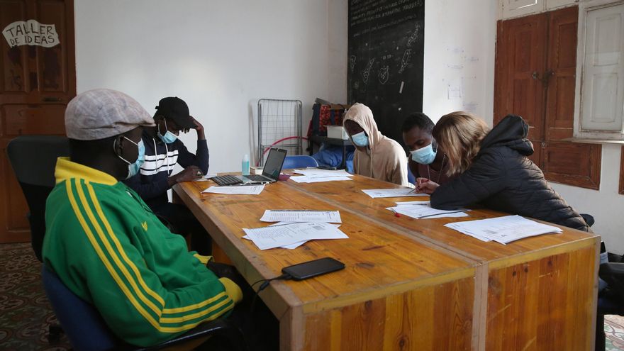 Cuando acoger migrantes en casa es la única opción para evitar que duerman en la calle