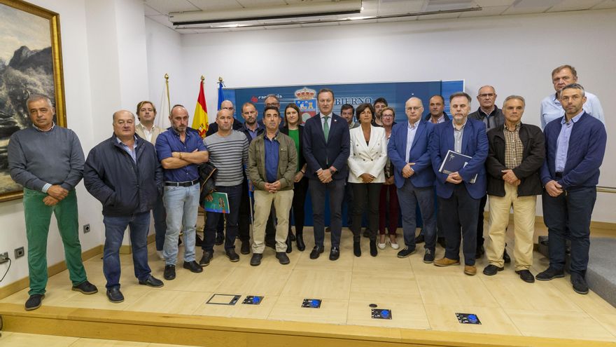 El consejero de Desarrollo Rural, Ganadería, Pesca, Alimentación y Medio Ambiente, Guillermo Blanco, informa, en rueda de prensa de la situación del lobo.