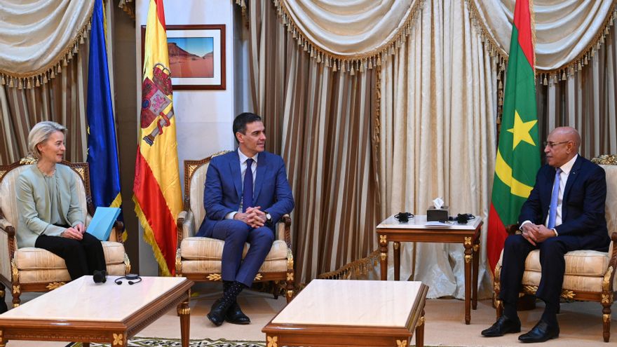 Archivo - La presidenta de la Comisión Europea, Ursula Von der Leyen, el presidente del Gobierno, Pedro Sánchez, y el presidente de Mauritania, Mohamed Uld Ghazuani