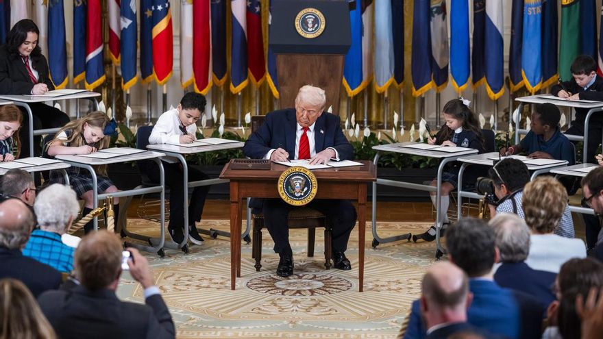 Trump ordena desmantelar el Departamento de Educación y pone en riesgo los recursos para los alumnos más vulnerables