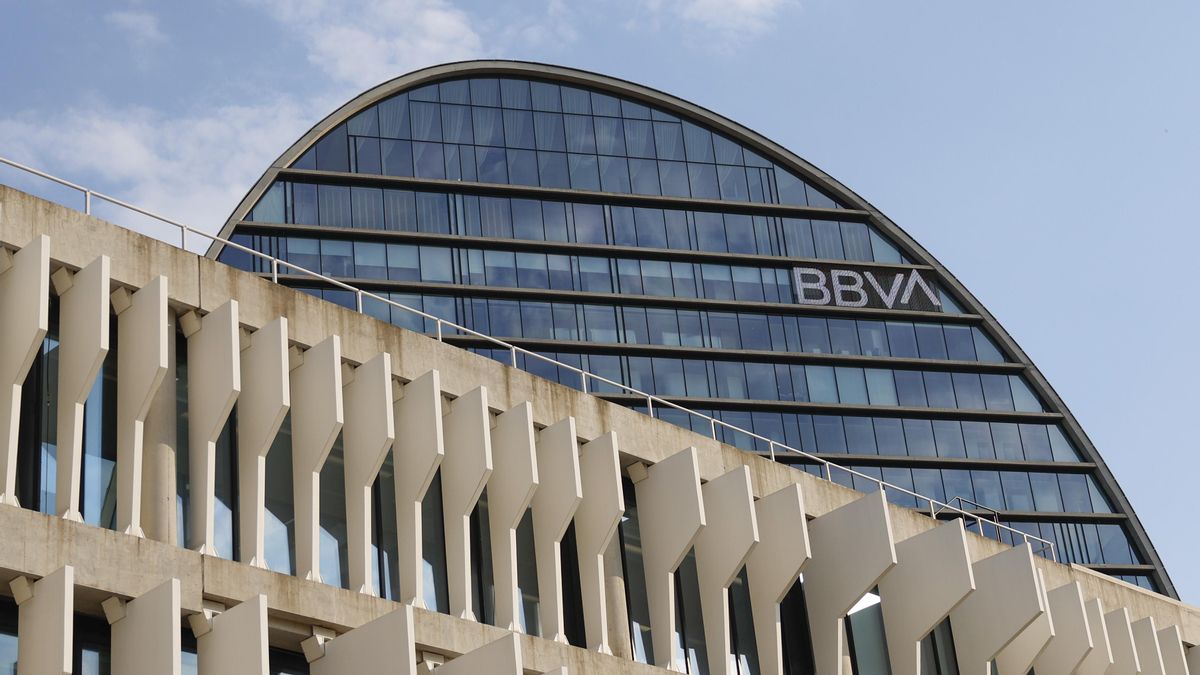 BBVA admite la posibilidad de comprar solo el 30% de Banco Sabadell