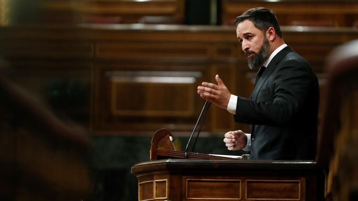 Abascal exige la dimisión de Sánchez: "Es un peligro para la vida y las libertades"