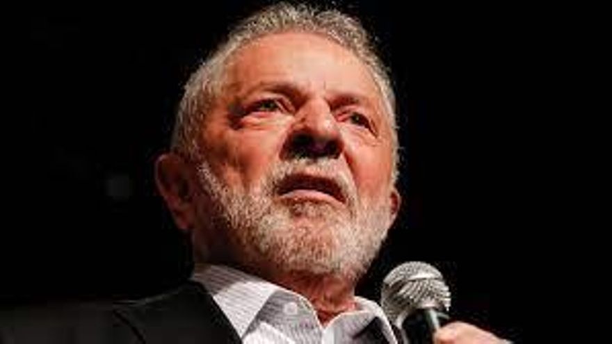 ¿Quién le va a colocar la banda presidencial a Lula?