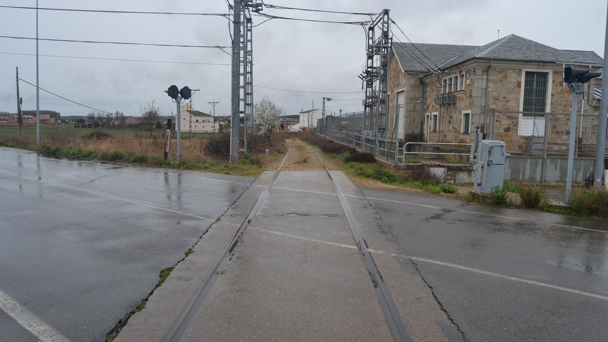 Astorga carga contra el Corredor Atlántico y alerta de que frena su desarrollo logístico y empresarial