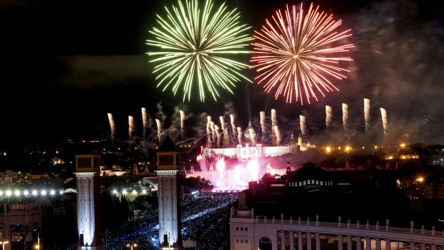 El Piromusical de La Mercè reúne a 110.000 personas frente a la Fuente Mágica de Barcelona