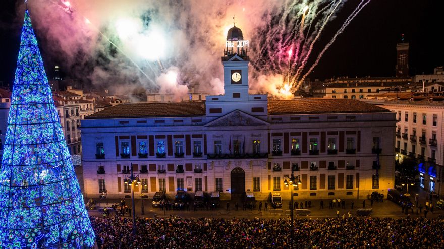 Cuando acaban las campanadas para los españoles el nuevo año ya lleva trece horas recorriendo el planeta desde su inicio en Kiribati