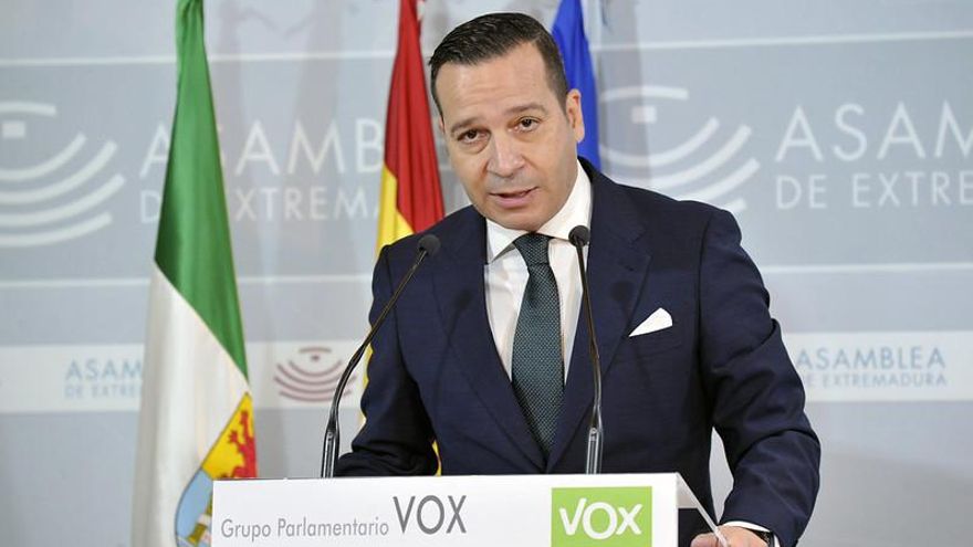 Vox advierte a los empresarios y sindicatos de Extremadura: habrá más recortes