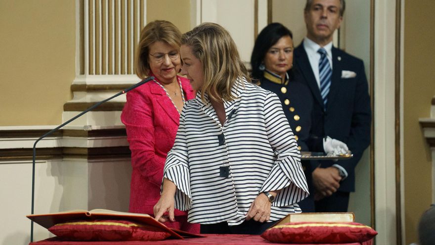 Ana Oramas (CC) durante la sesión constitutiva del Parlamento de Canarias