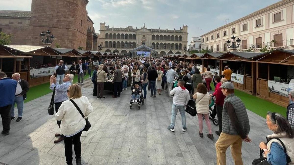 Jaén celebra el nacimiento del primer aceite de la campaña