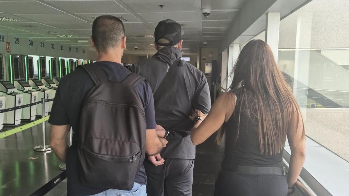 Detenido al aterrizar en Tenerife un hombre que huyó de la isla en 2025 tras un intento de homicidio
