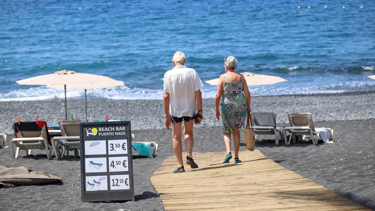 El volcán que atrae turistas todavía condiciona la recuperación de Puerto Naos