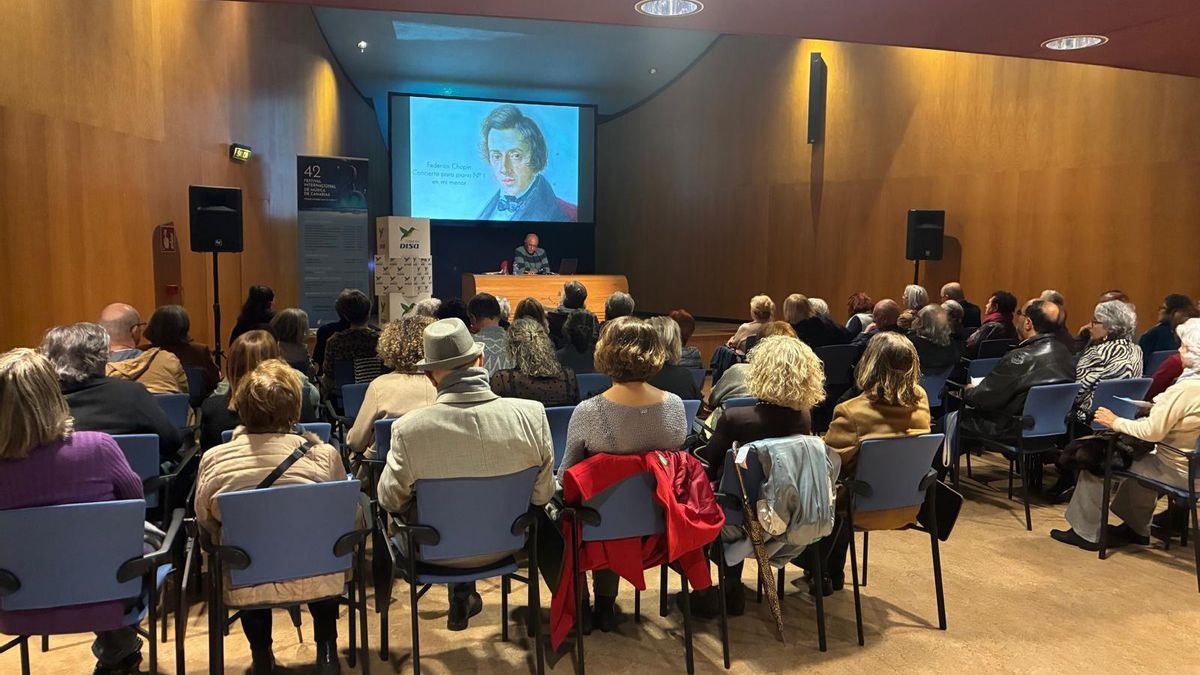 Charlas previas a los conciertos.