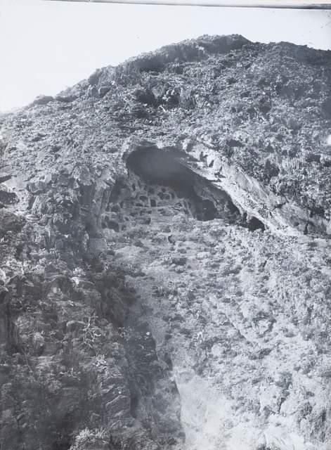 Imagen del yacimiento en 1927. Este granero, en el norte de Gran Canaria, tiene casi 300 silos, todos artificiales construidos por los antiguos canarios.