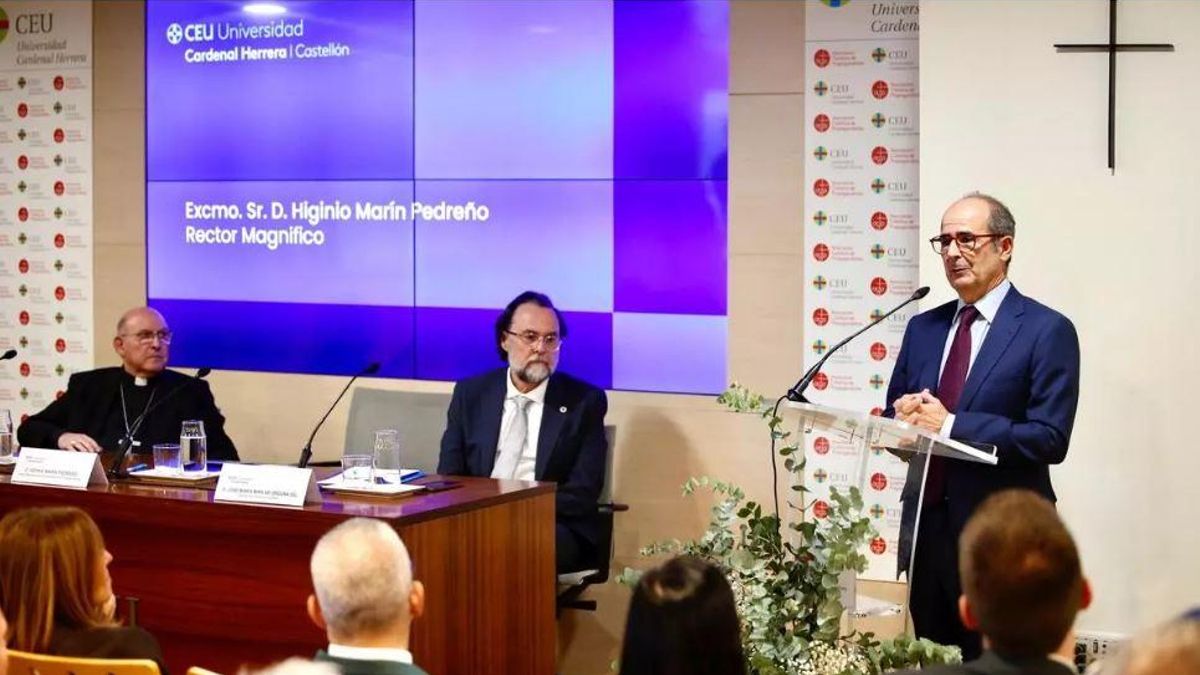 Funcionarios de Sanidad se personan en el CEU para inspeccionar la sala donde embalsaman cadáveres tras una denuncia