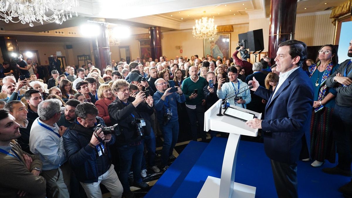 Mañueco da una nueva victoria al PP en Castilla y León, que mantiene su dependencia de Vox, y el PSOE resiste