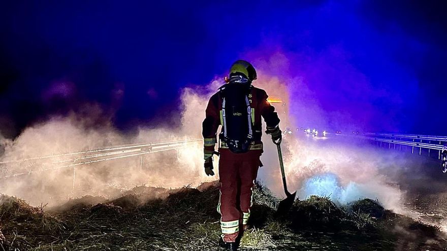 El campo leonés abre su sexta jornada de protestas tras una noche de cortes de carreteras principales e intervención de Antidisturbios