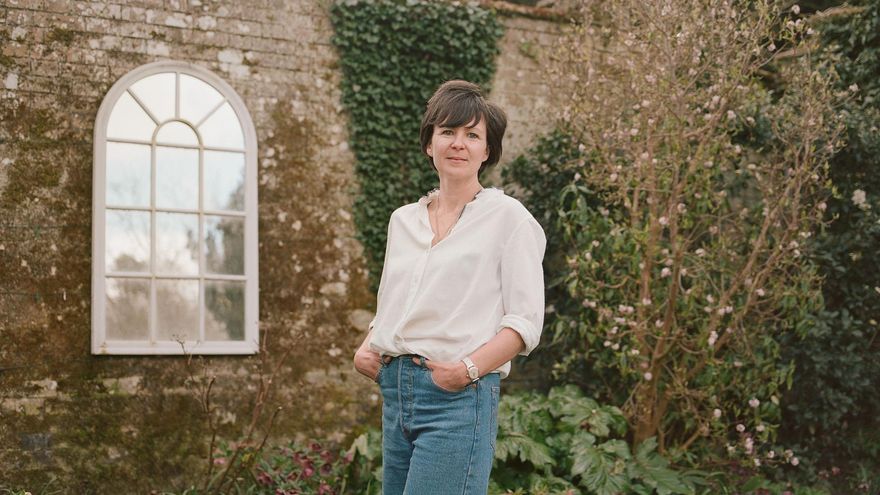 El jardín no es (solo) un paraíso: Olivia Laing investiga sus luces y sombras a lo largo de la historia