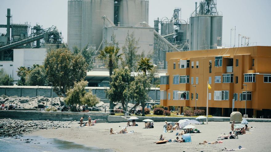 El Gobierno baraja un informe con "siete diseños" para el futuro del puerto de la cementera de Arguineguín