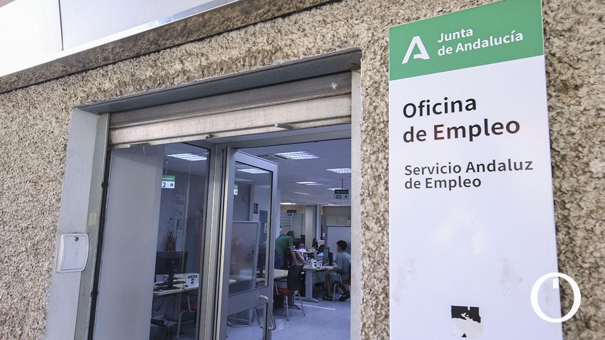 Condenada a devolver 4.700 euros de desempleo por ocultar la economía real de su familia