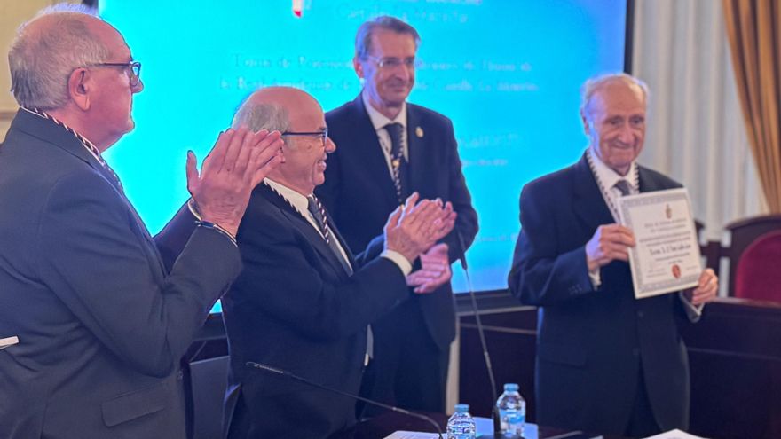 La Real Academia de Medicina de Castilla-La Mancha nombra Académico de Honor al traumatólogo Pedro Guillén García