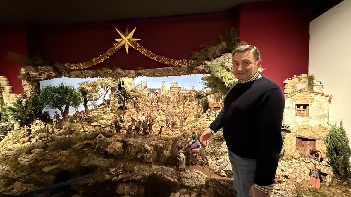 Del garaje de su abuela a congregar miles de visitantes; la historia del belenista que impulsa la Navidad en Villaviciosa